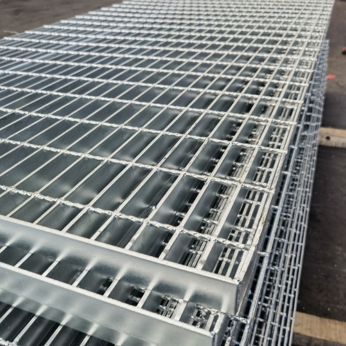 G325/30/100WFG壓焊鋼格板鋼格柵板：提升鋼結(jié)構(gòu)平臺(tái)的安全性