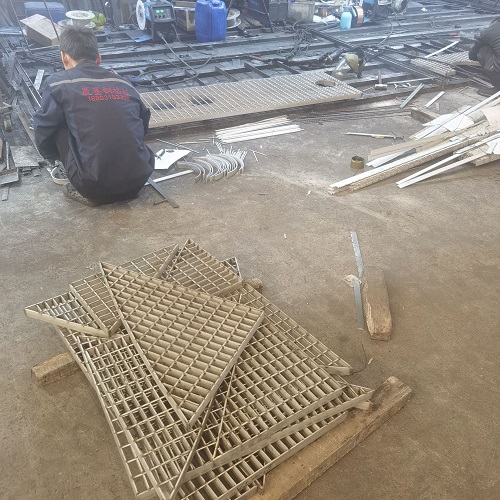 采購(gòu)鋼格板必問的6個(gè)問題，少問一個(gè)都可能踩雷