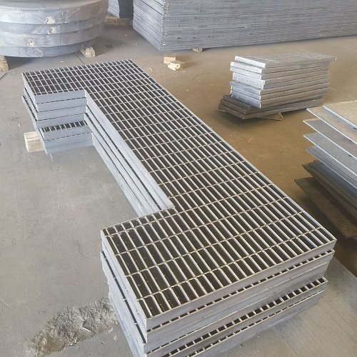 客戶案例：某工廠因貪便宜買劣質(zhì)鋼格板，損失超百萬！