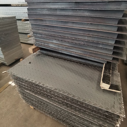 定制鋼格板 vs 標(biāo)準(zhǔn)尺寸？哪種更劃算？