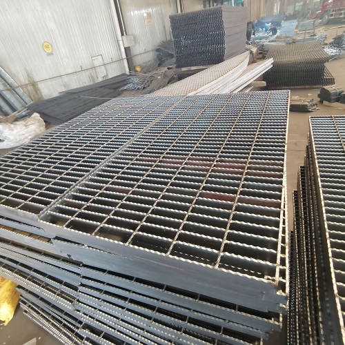 鋼格板重量計(jì)算指南：如何精準(zhǔn)估算采購(gòu)成本？