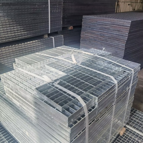 加油站鋼格柵系統(tǒng)：安全防護的科技屏障