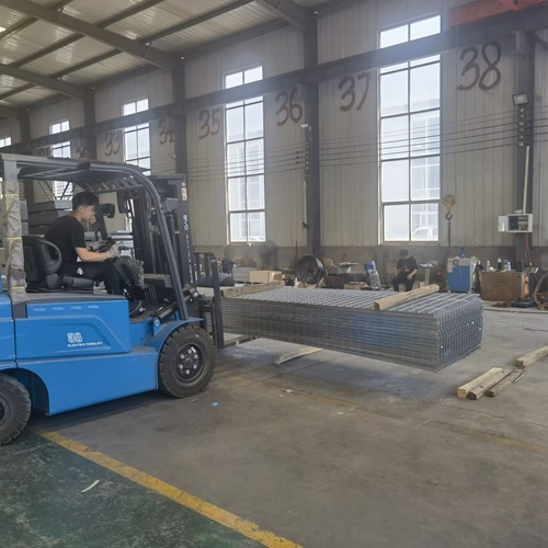 從工廠到市政，鋼格柵如何撐起工程建設(shè)半邊天？