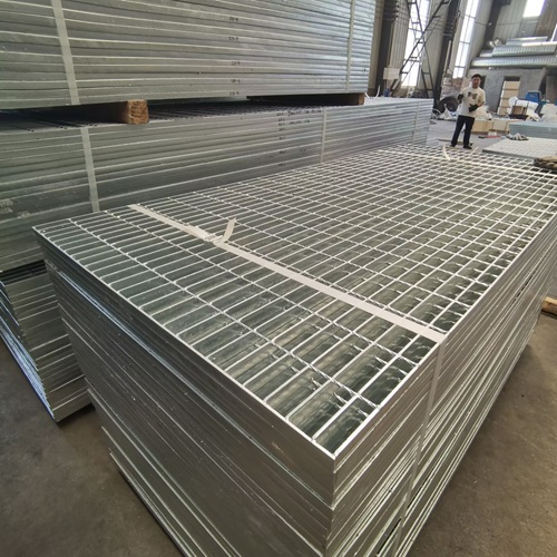 鋼格柵知識科普：材質(zhì)、規(guī)格如何影響使用效果？