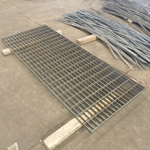 鋼格柵對(duì)比傳統(tǒng)材料，優(yōu)勢(shì)竟有這么多？