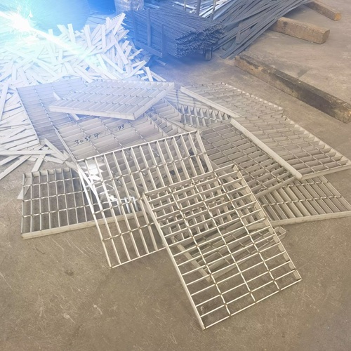 鋼格板在工業(yè)平臺中的應用要點