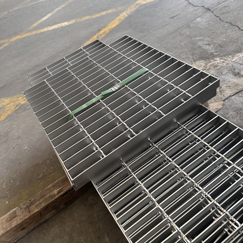 鋼格柵板承載不足怎么辦？換型號(hào)還是加固