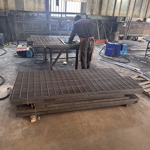 這些高端項目都在用鋼格柵板，你知道嗎