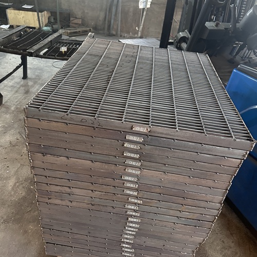 鋼格板采購(gòu)只看價(jià)格？90%的人栽在這一點(diǎn)上