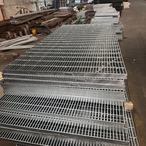 音樂節(jié)舞臺搭建必用鋼格板，承重強還易拆卸