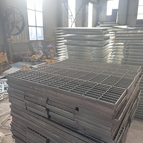 鋼格柵YB4001標(biāo)準(zhǔn)生產(chǎn)質(zhì)量可靠